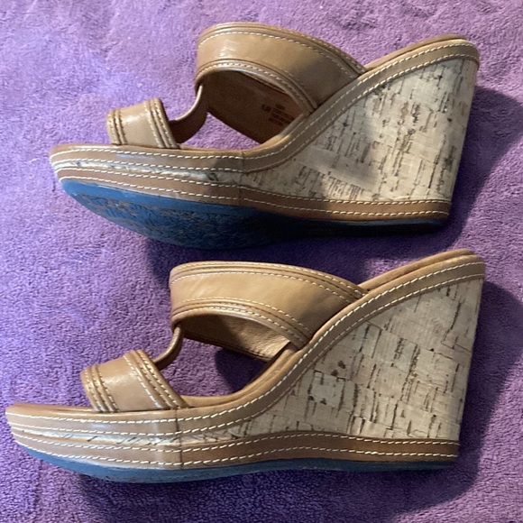 Sofft brand ✨like new✨ leather upper & insole with cork wedge heel. 6-1/2W - Picture 2 of 8